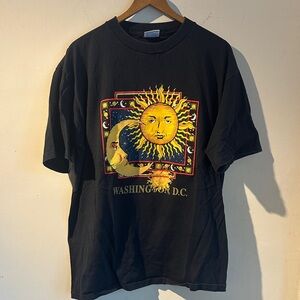 Vintage Washington DC Graphic T-Shirt with Sun and Moon Design